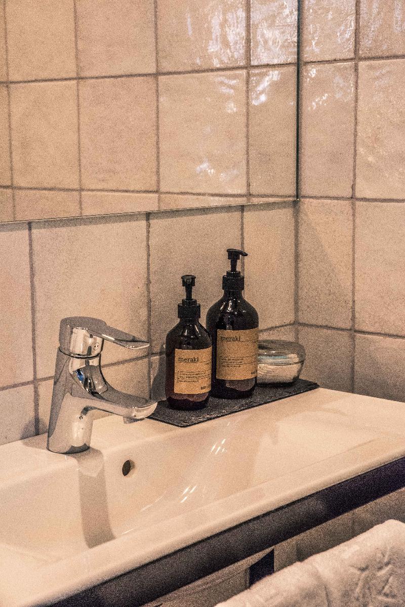 The Swan House Hotel By Ylma Reykjavik Bagian luar foto